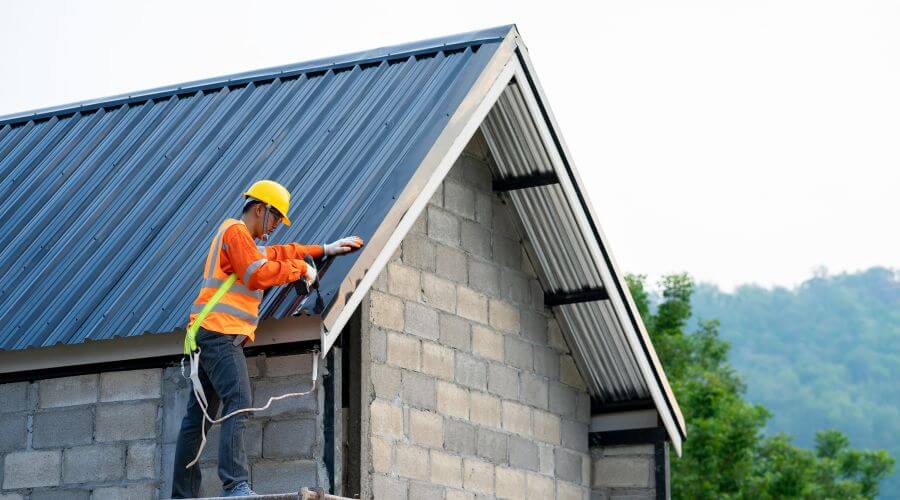Expert Emergency Roof Repairs services in Cedarcreek, MO
